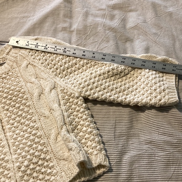 Cropped Cable Knit Cardigan - Picture 5 of 6
